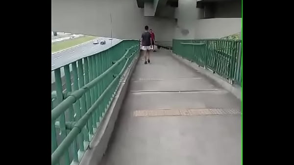 Curioso Pagau Para Ve Dois Moradores De Rua Fazendo Sexo Na Rodovia. thumbnail