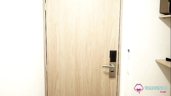 Nonton Abuela Se Hace Pasar Por Vendedora De Productos Solo Para Coger thumbnail