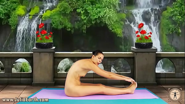 Julia performed a great exercises for legs ass abs and back day 37 of general physical preparation challenge