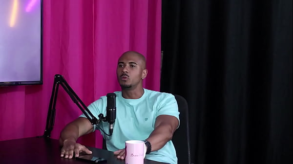 Sente dificuldade em ter um relacionamento por estar no meio porn&ocirc; e tem muitos casais mal resolvidos lucas ferraz sheer red 