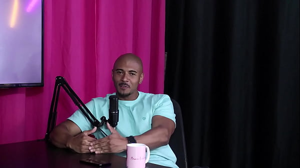 Sente dificuldade emter um_relacionamento por estarno meiopornô_e tem muitos casais mal_resolvidos LucasFerraz_SHEER RED