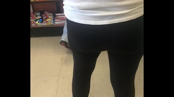 Candid booty - 02 Latina Part 1