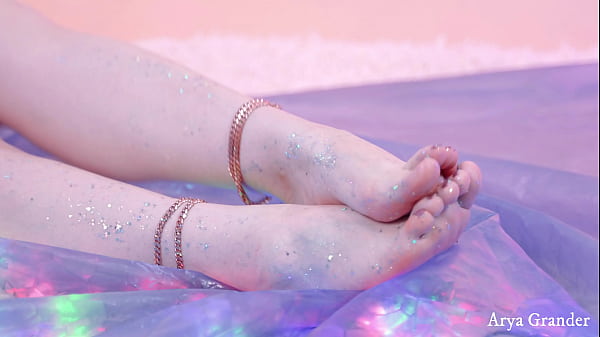 Play MP4 - foot fetish close up video