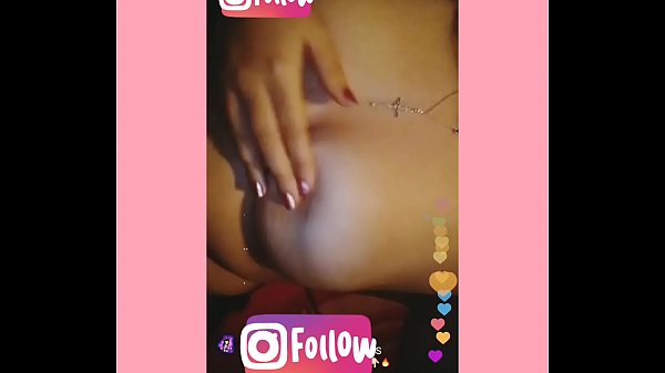 Enseña_las tetas en directo instagram