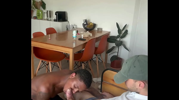 Vizinho Hetero Queria Me Pegar Mas Ninguem Podia Saber. - Parte I thumbnail