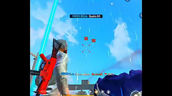 Kidbengala macetando novinhaenquanto da risada e fica de quatro 