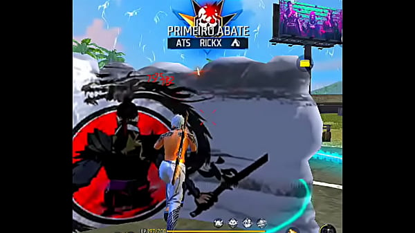 Kidbengala macetando novinhaenquanto da risada e fica de quatro