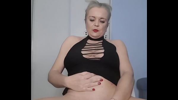 Elegant Mommy Can't Resist Not To Pleasure Herself thumbnail