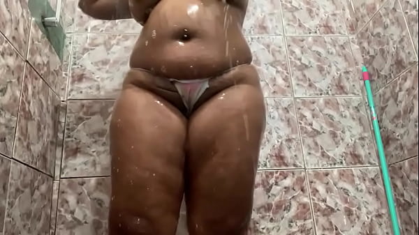 Morena Gostosa, Mostra Seus Peitos thumbnail