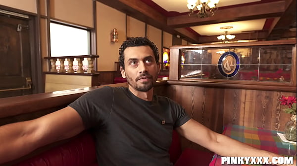 Play MP4 - VICTORIA CAKES AND ALEX JONES BIG HOOTERS