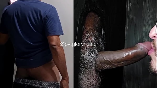 Play MP4 - DOTADO PENTELHUDO GOZANDO NO GLORYHOLE &lpar;COMPLETO NO RED&rpar;