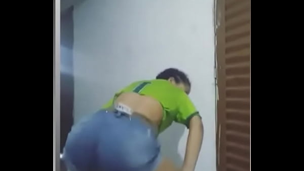 dan&ccedil;ando  de Short 