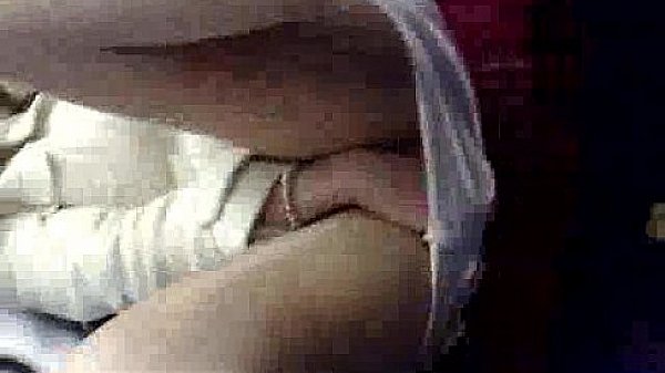 Gilfriend Gets Finger Jammed 