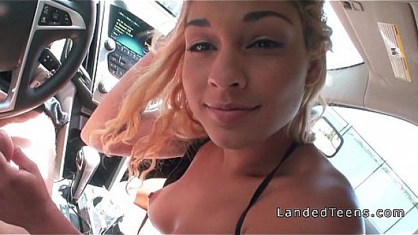 Gorgeous tanned blonde teen bangs in car 