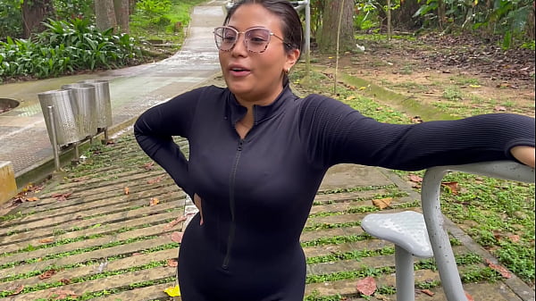 Play MP4 - Me follo a DESCONOCIDO de GRANDE POLLA en Parque PUBLICO casi nos DESCUBREN&excl;&excl;