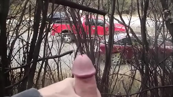 Play MP4 - outdoor jerking