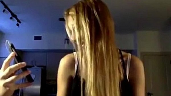 Nonton Amateur Cute Blonde With Charming Smile Sucks Dick And Shows Pussy thumbnail