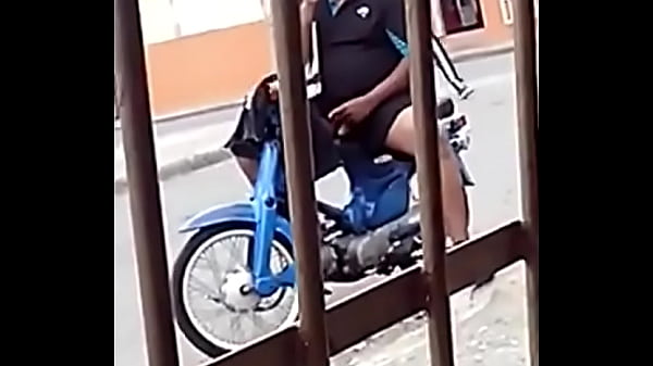 Dominicano se pajea en la calle 
