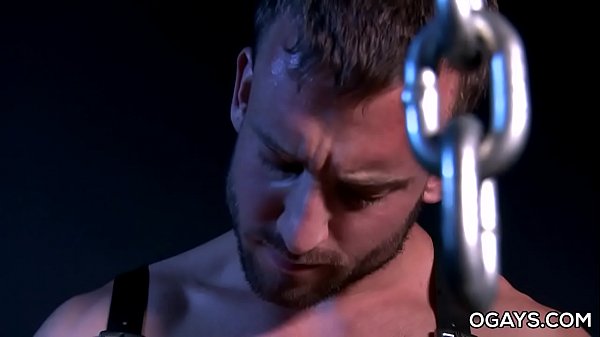 Play MP4 - Gay intercourse in the dungeon