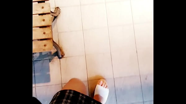 Play MP4 - asian ladyboy outdoor masturbation and cum on legs