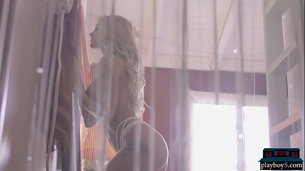 Perfect roundass British MILF Ella Silver ina solo_session_for Playboy