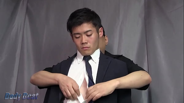 今回のモデルさんは営業中で休憩していたところをスカウトマンに捕まり、そのまま言葉巧みに出演決定。 thumbnail