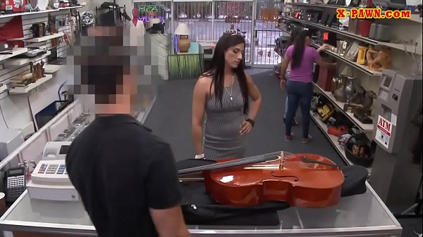 Woman sells her_violin and gets_pounded