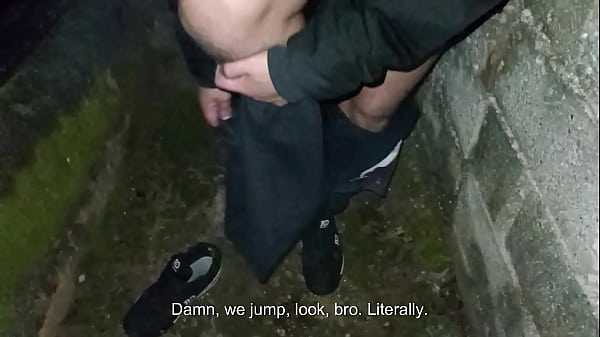 Play MP4 - Couple peeing and having sex in public behind the church