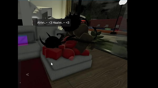 Puta diabla recibe enorme vergon de un_negro dotado sobre un sofa hastavenirse