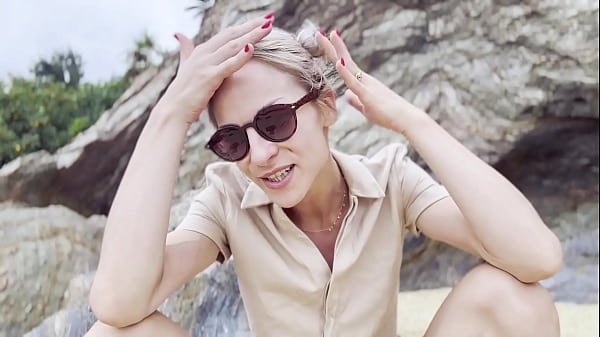 Eating Choco_Cake on_Diamond_Blue Beach SFW