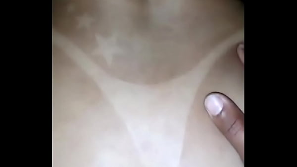 Ela adora sentir o pau do amante entrando na posi&ccedil;&atilde;o d. 