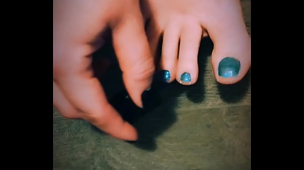 Vanilla puts the nail polish