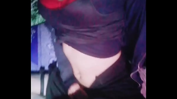 Hermosa Femboy muestra su hermosa cuerpo