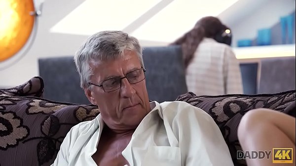 Daddy4k what would you prefer computer or your girlfriend and she