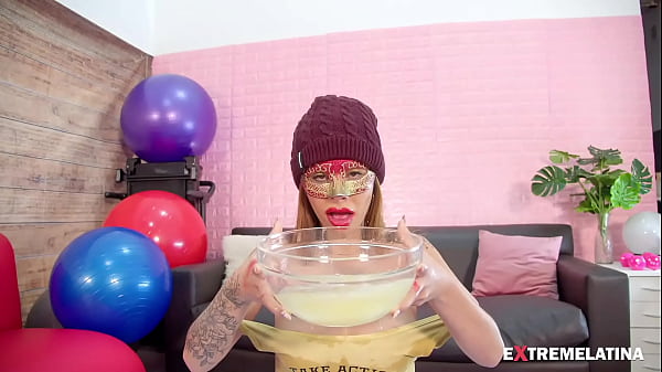 Play MP4 - Gorgeous Latina Exploring Filthyness