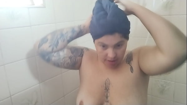 Meu marido safado me_pegou nobanho ecolocoueu pra_mamar a_rola dura