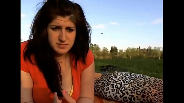 Play MP4 - Busty girl gets by mosqitos and bugs