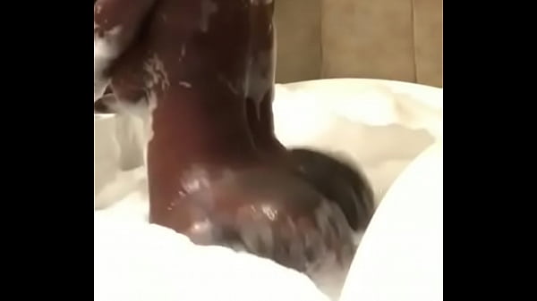 Play MP4 - Bath ass twerk
