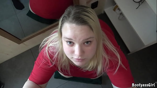 Girl With A Pretty Face Gives A Blowjob With A Cumshot In Her Mouth thumbnail