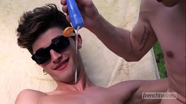 Outdoor passionate fuck between twinks Matteo Lavigne & Paul Delay 