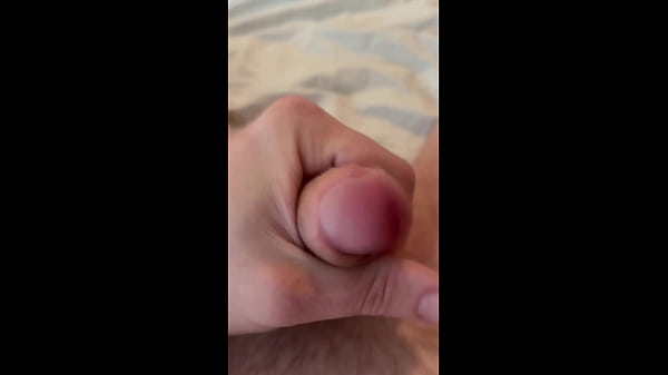 Play MP4 - Watch me reveal beneath my handkerchief