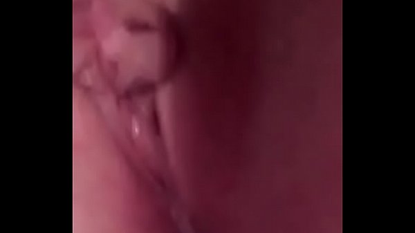 Play MP4 - Wife cums fast