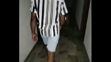 Novinho negro topou o presente surpresa e acabou levando rola na sala escura video thumbnail