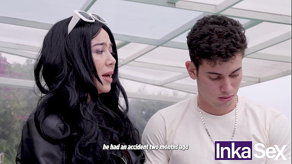 Play MP4 - Colombiana de vagina perfecta se folla a paciente delante de su esposa hasta sacarle toda la leche&period;