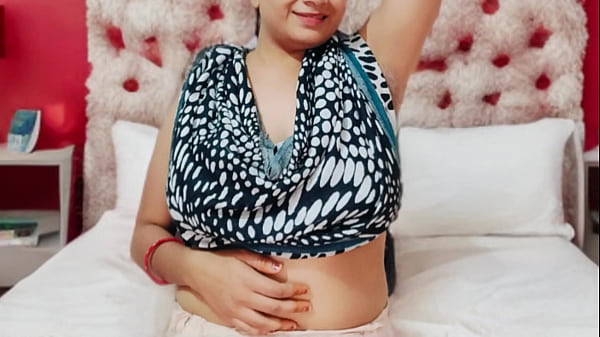 गर्ल्स हॉस्टल में GF कीहॉट फ्रेंड से गलती से69 चुदाई रोमांस