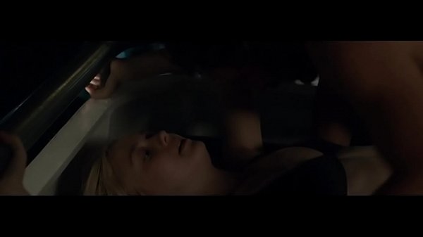 Dakota_Fanning_Very Good Girls_2013