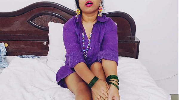 Play MP4 - My girlfriend shows her boobs and fingering in pussy during video call on whatsapp