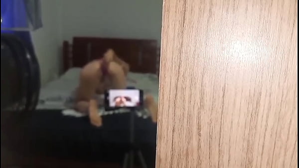 Famosa tik toker venezolana es descubierta haciendo morbo en una transmisi&oacute;n en vivo 