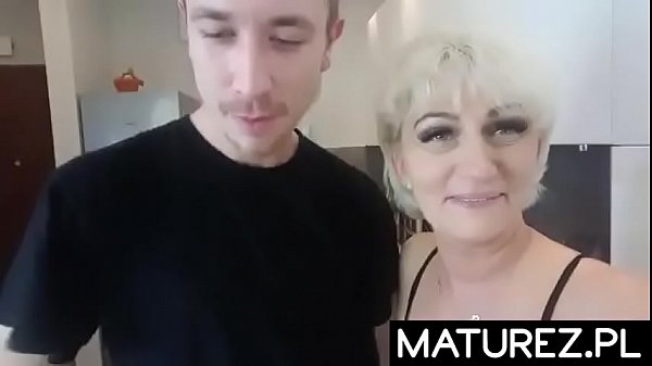 Polskie MILF - Starsza pani z młodym chłopcem 