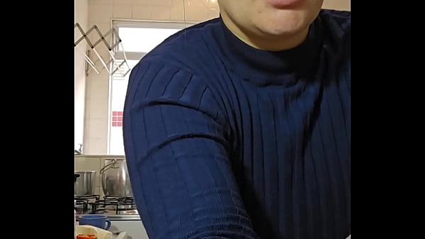 Nonton Eu Finjo Que Estou Cozinhando Na Verdade Eu Gosto De Exibir E A Buceta Inchada thumbnail